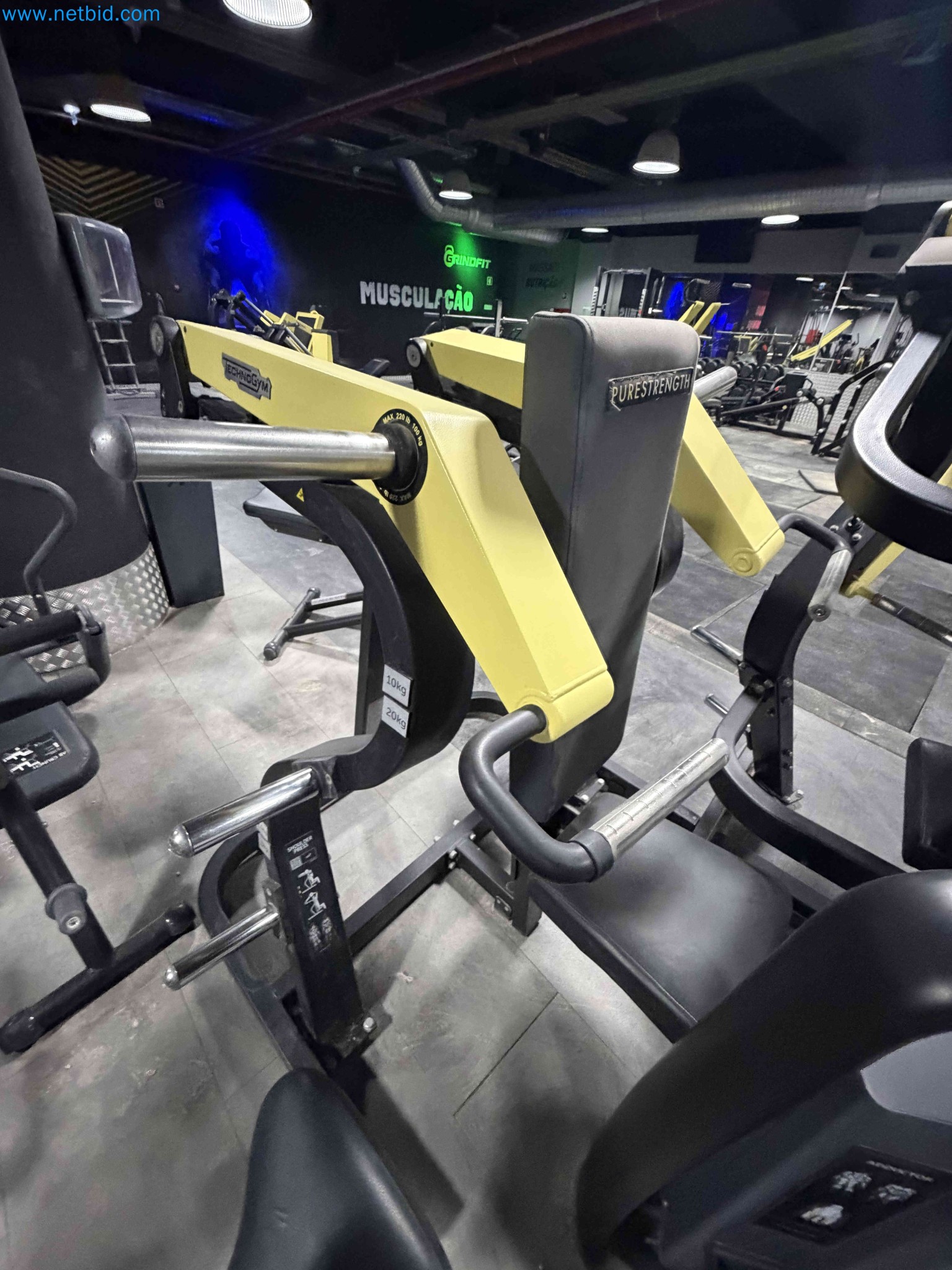 Auction of Used Technogym Gym Equipment – Professional Fitness Machines-10