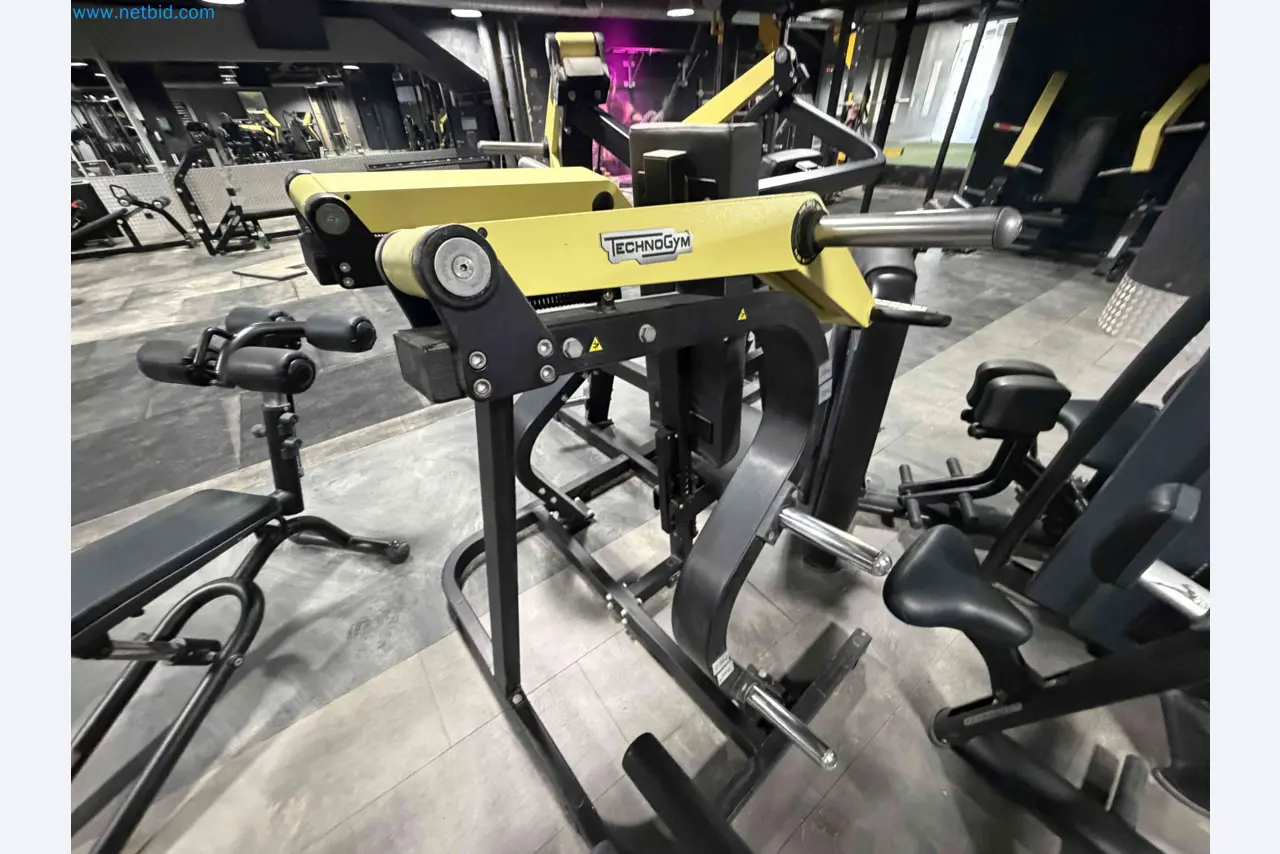 Auction of Used Technogym Gym Equipment – Professional Fitness Machines-4