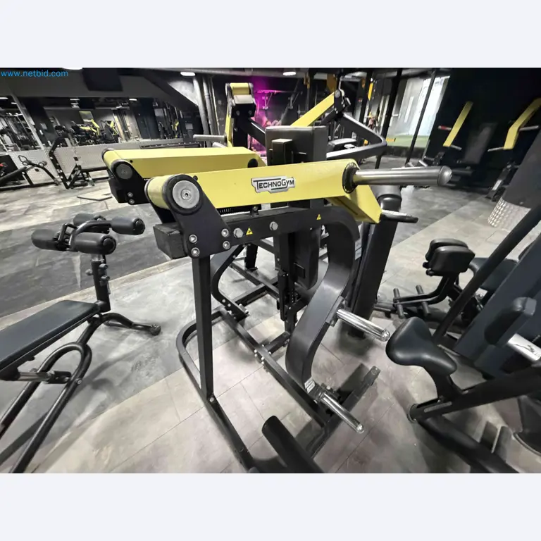 Auction of Used Technogym Gym Equipment – Professional Fitness Machines-4