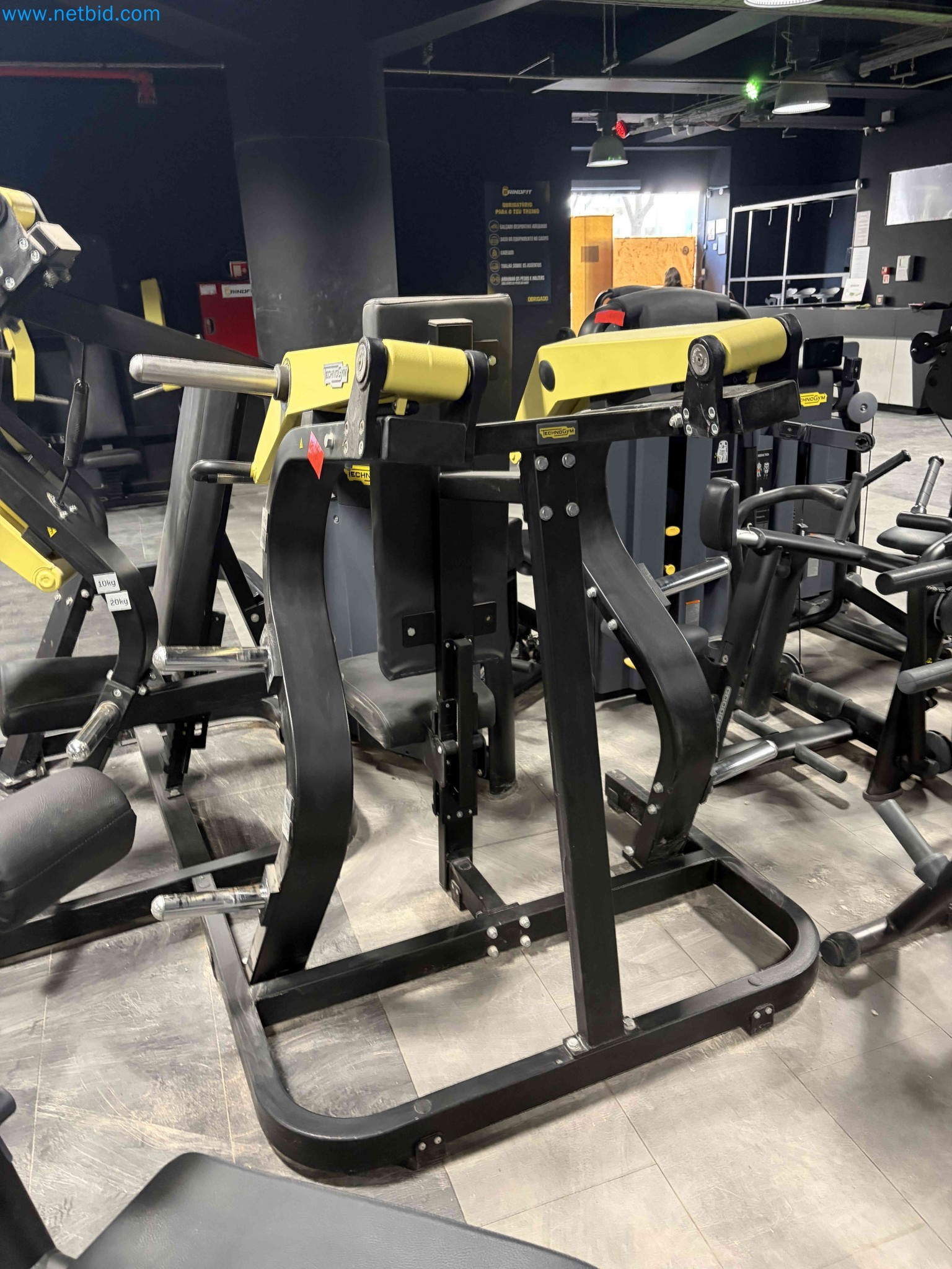 Auction of Used Technogym Gym Equipment – Professional Fitness Machines-8