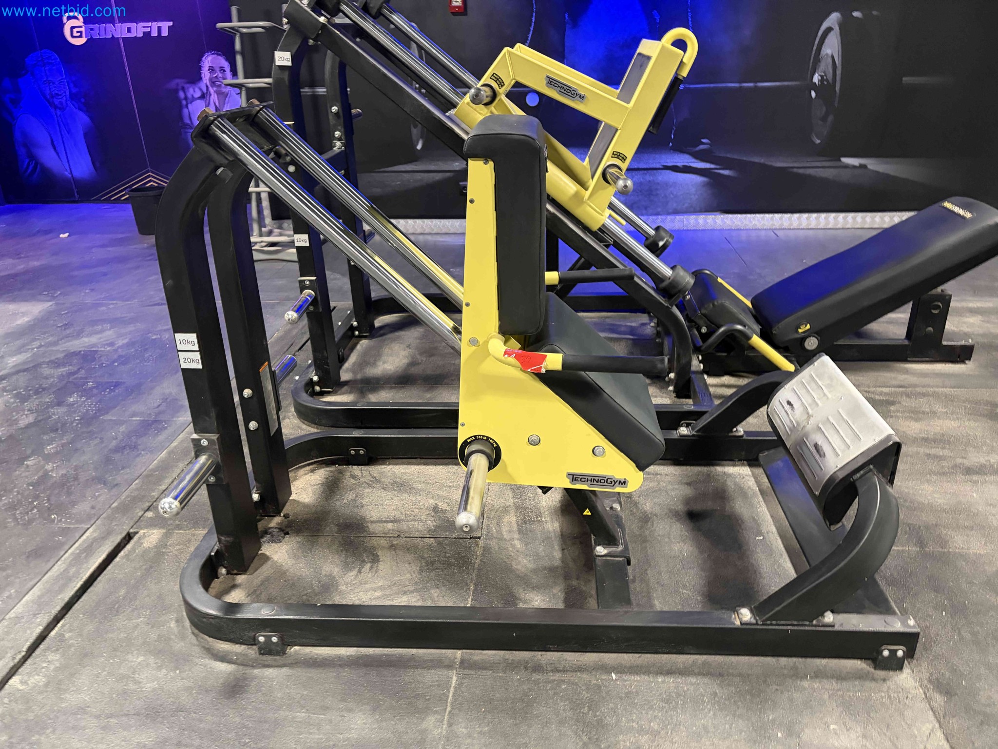 Auction of Used Technogym Gym Equipment – Professional Fitness Machines-3