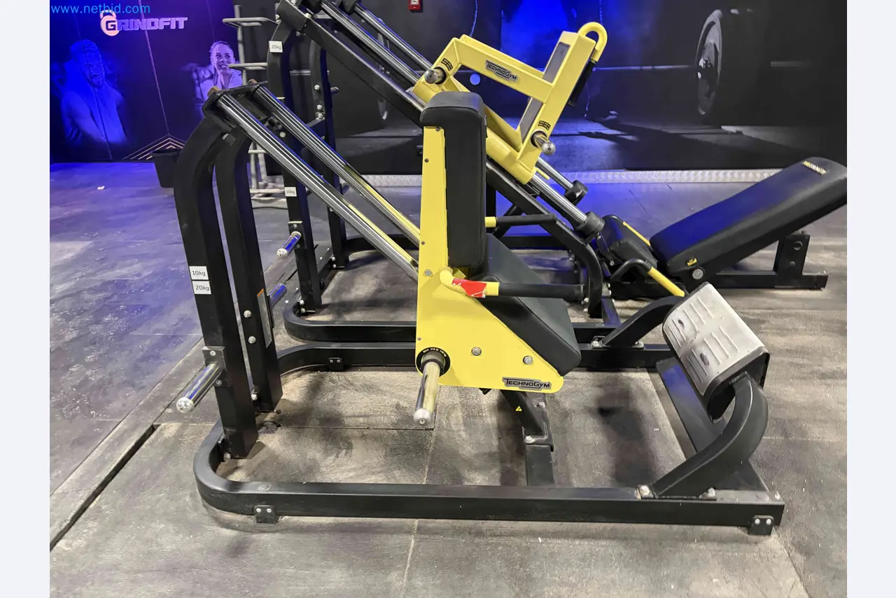 Leilão de Equipamentos de Ginásio Technogym Usados – Máquinas de Fitness Profissionais-3
