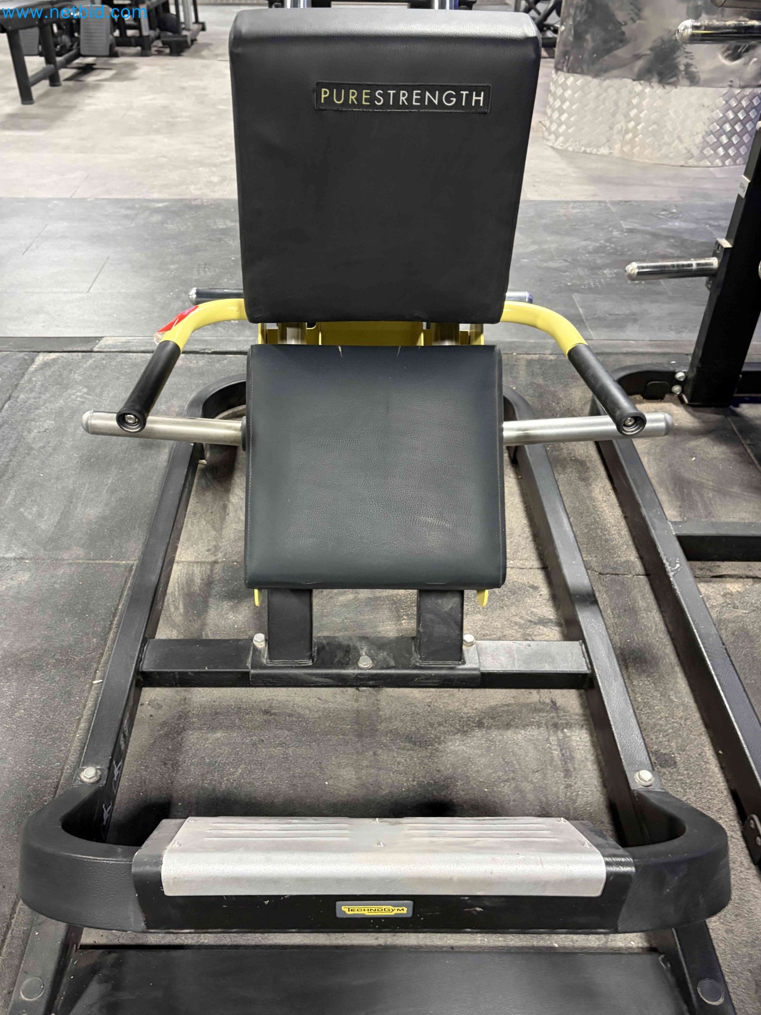 Auction of Used Technogym Gym Equipment – Professional Fitness Machines-8