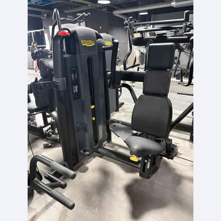 Dražba rabljene fitnes opreme Technogym - Profesionalna fitnes oprema-1