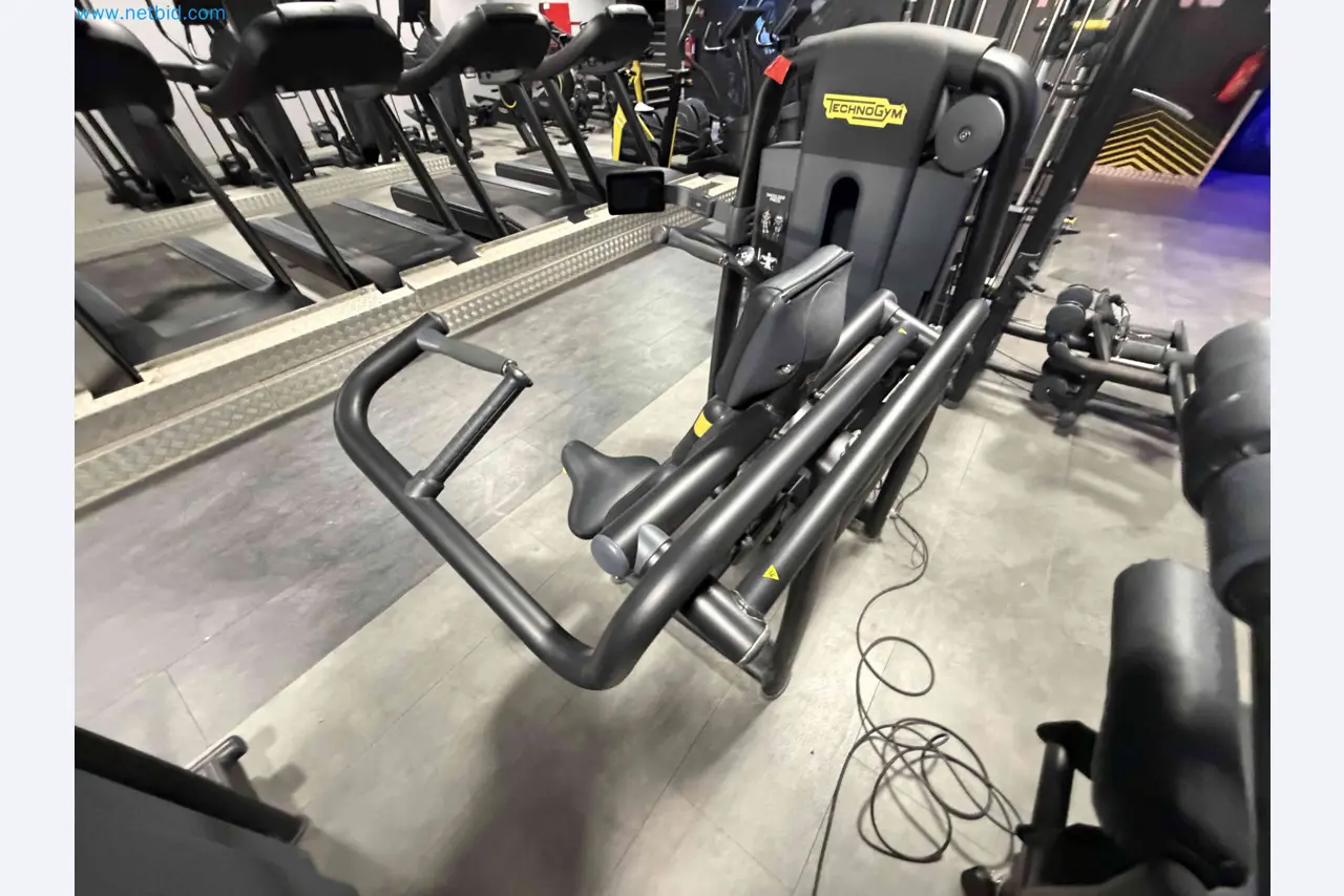Auction of Used Technogym Gym Equipment – Professional Fitness Machines-7