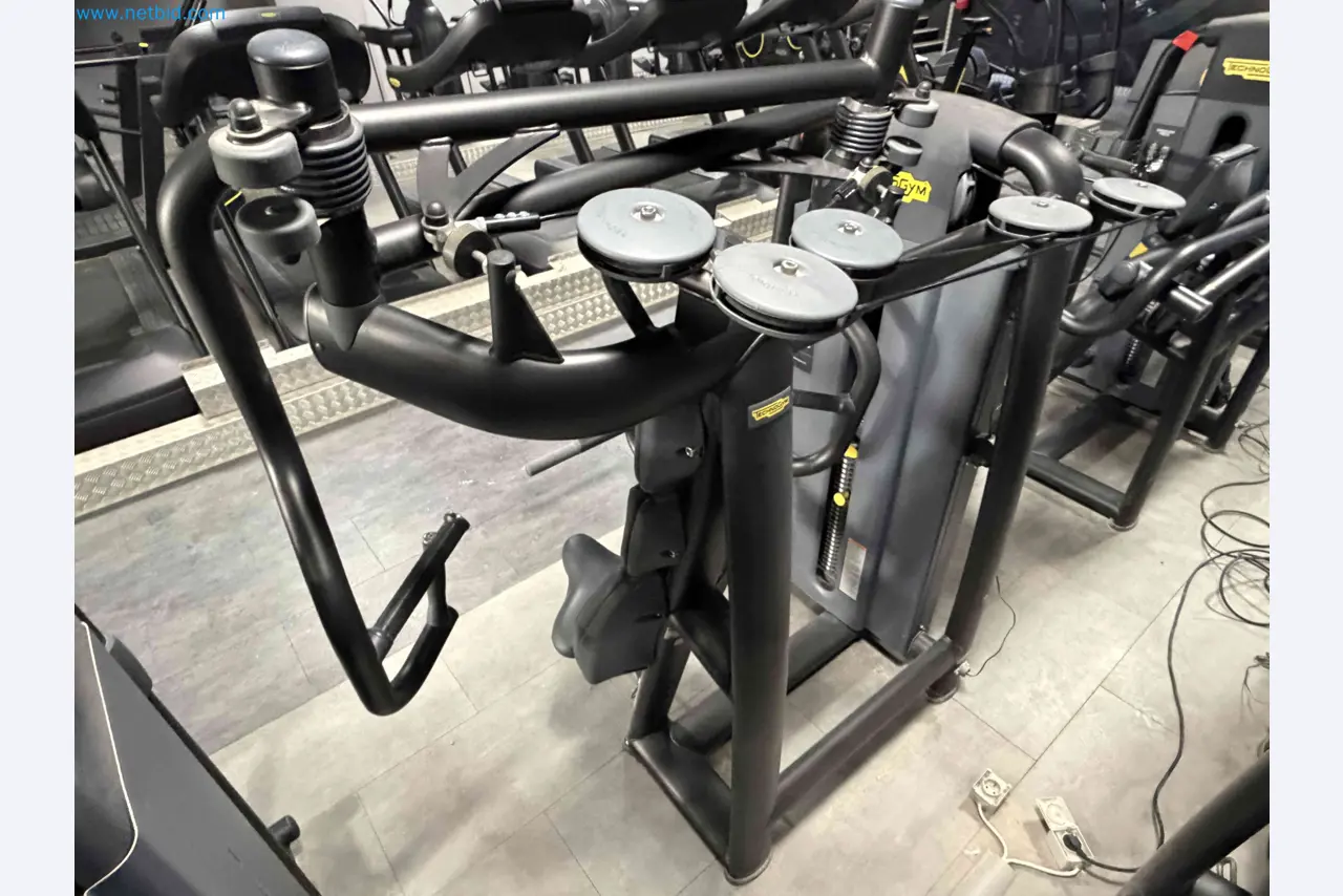Leilão de Equipamentos de Ginásio Technogym Usados – Máquinas de Fitness Profissionais-11