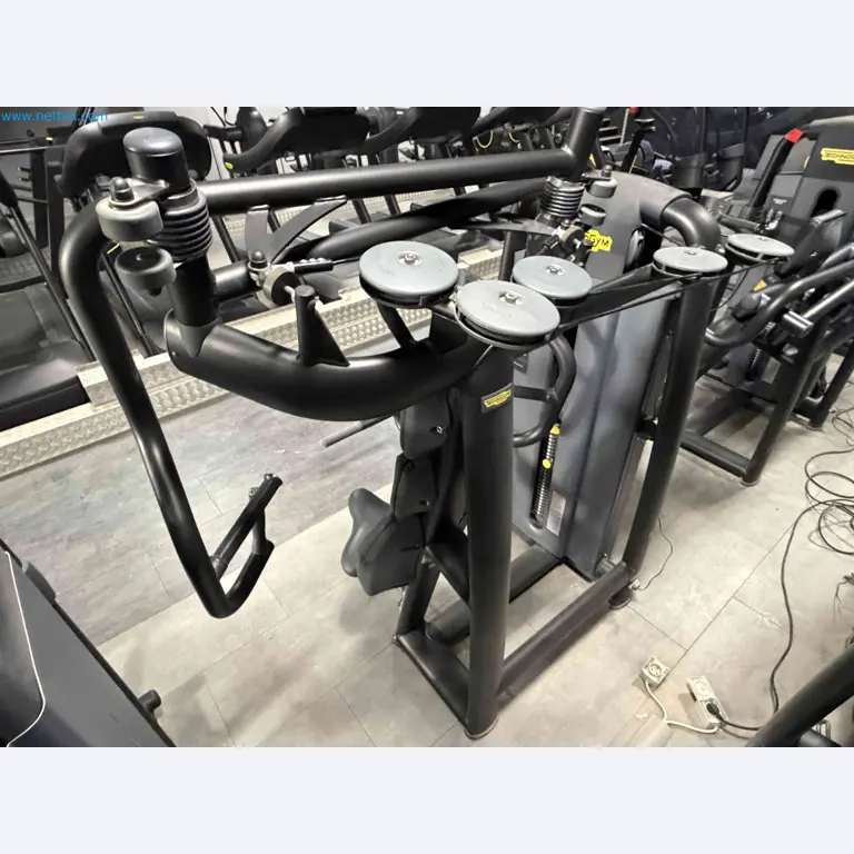Leilão de Equipamentos de Ginásio Technogym Usados – Máquinas de Fitness Profissionais-11