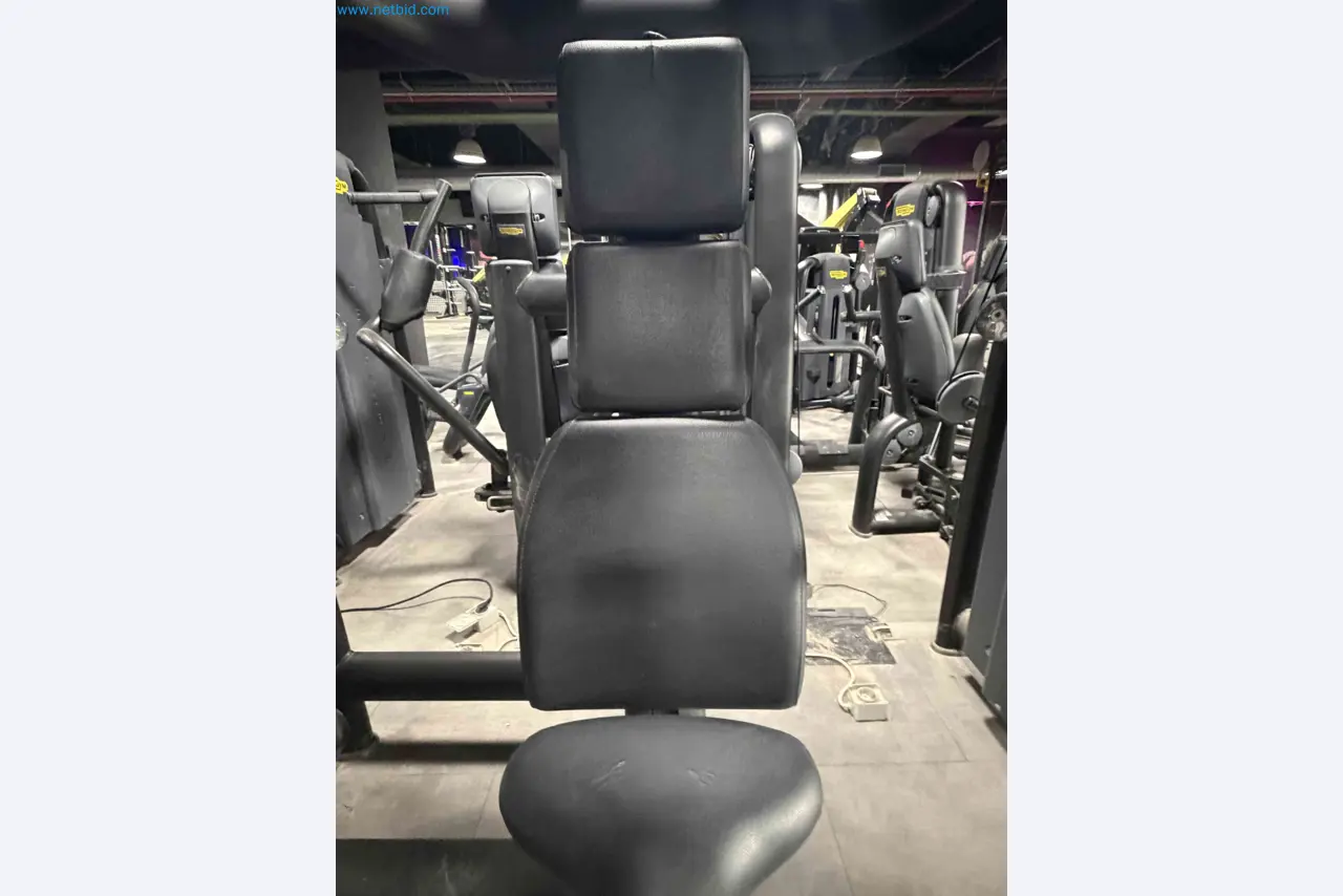Leilão de Equipamentos de Ginásio Technogym Usados – Máquinas de Fitness Profissionais-6