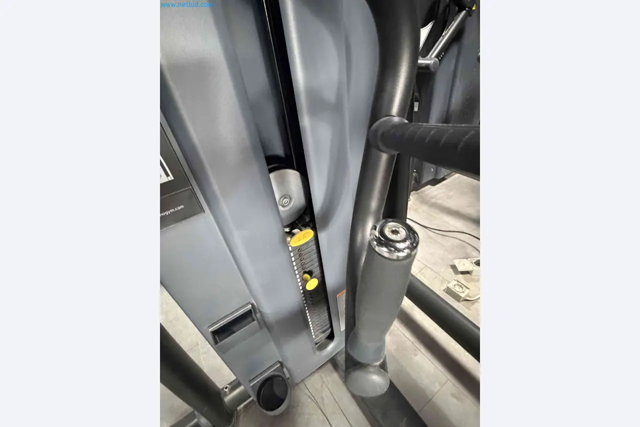 Leilão de Equipamentos de Ginásio Technogym Usados – Máquinas de Fitness Profissionais-7