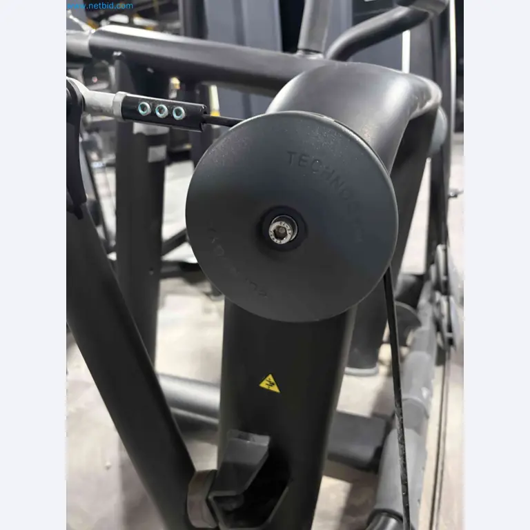 Leilão de Equipamentos de Ginásio Technogym Usados – Máquinas de Fitness Profissionais-2