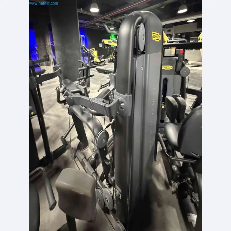 Leilão de Equipamentos de Ginásio Technogym Usados – Máquinas de Fitness Profissionais-9