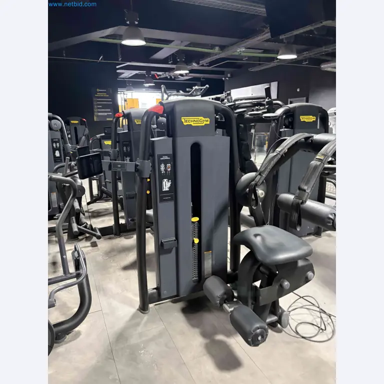Aukcja używanego sprzętu fitness Technogym - Profesjonalny sprzęt fitness-11