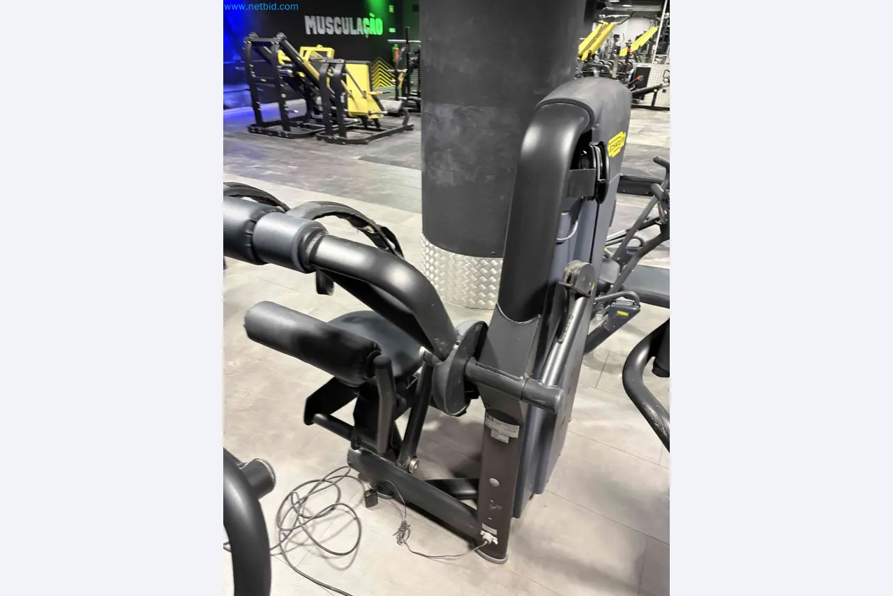 Aukcja używanego sprzętu fitness Technogym - Profesjonalny sprzęt fitness-9