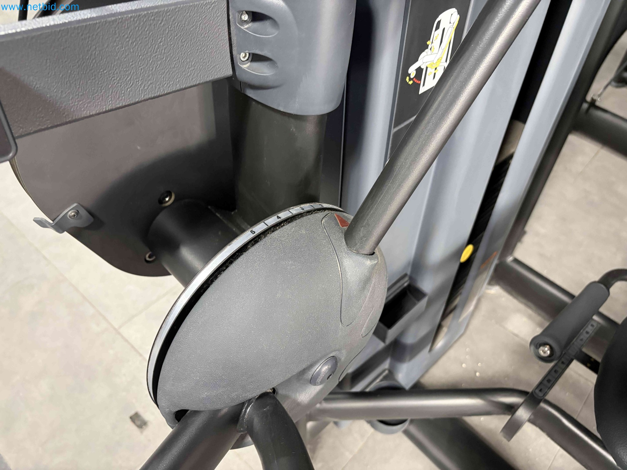 Auction of Used Technogym Gym Equipment – Professional Fitness Machines-3