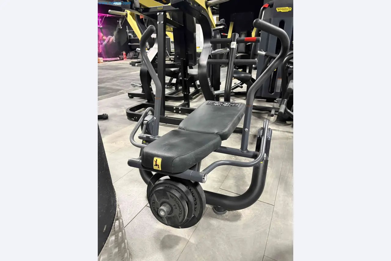 Auktion von gebrauchten Technogym-Fitnessgeräten – Professionelle Fitnessgeräte-2