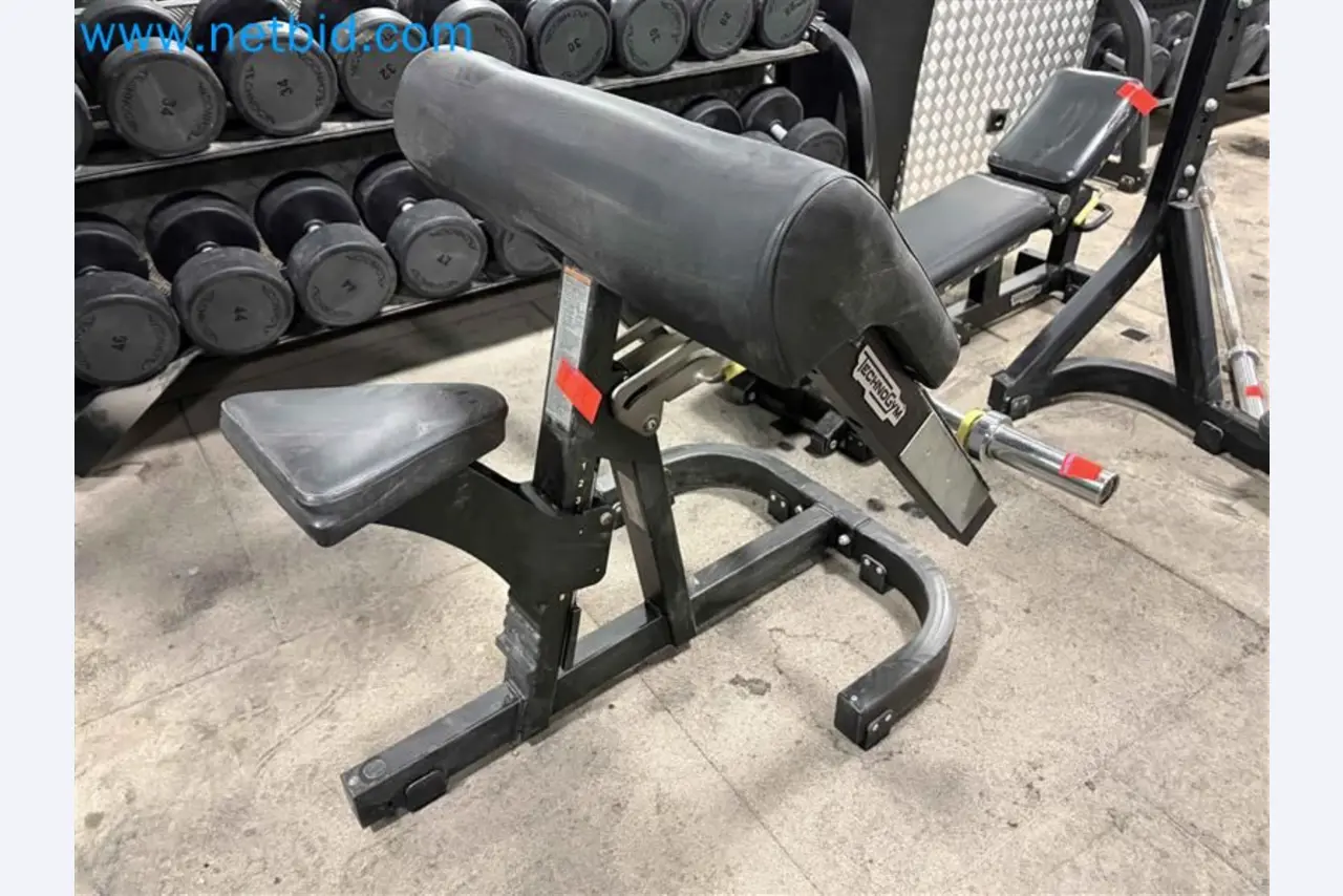 Auktion von gebrauchten Technogym-Fitnessgeräten – Professionelle Fitnessgeräte-1