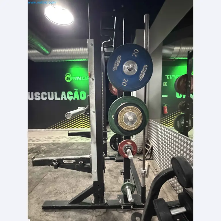 Subasta de Equipos de Gimnasio Technogym Usados – Máquinas Fitness Profesionales-13