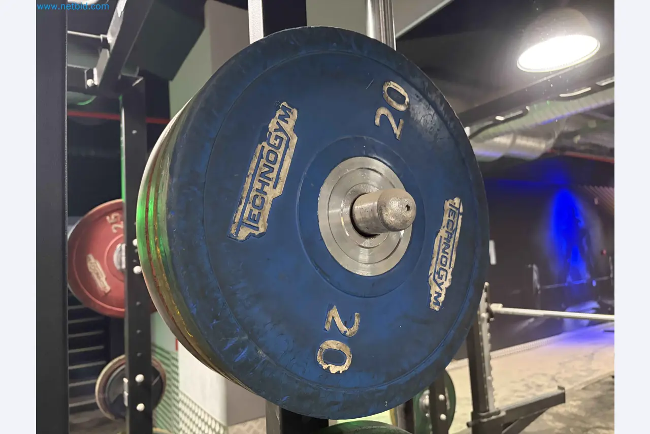 Subasta de Equipos de Gimnasio Technogym Usados – Máquinas Fitness Profesionales-16