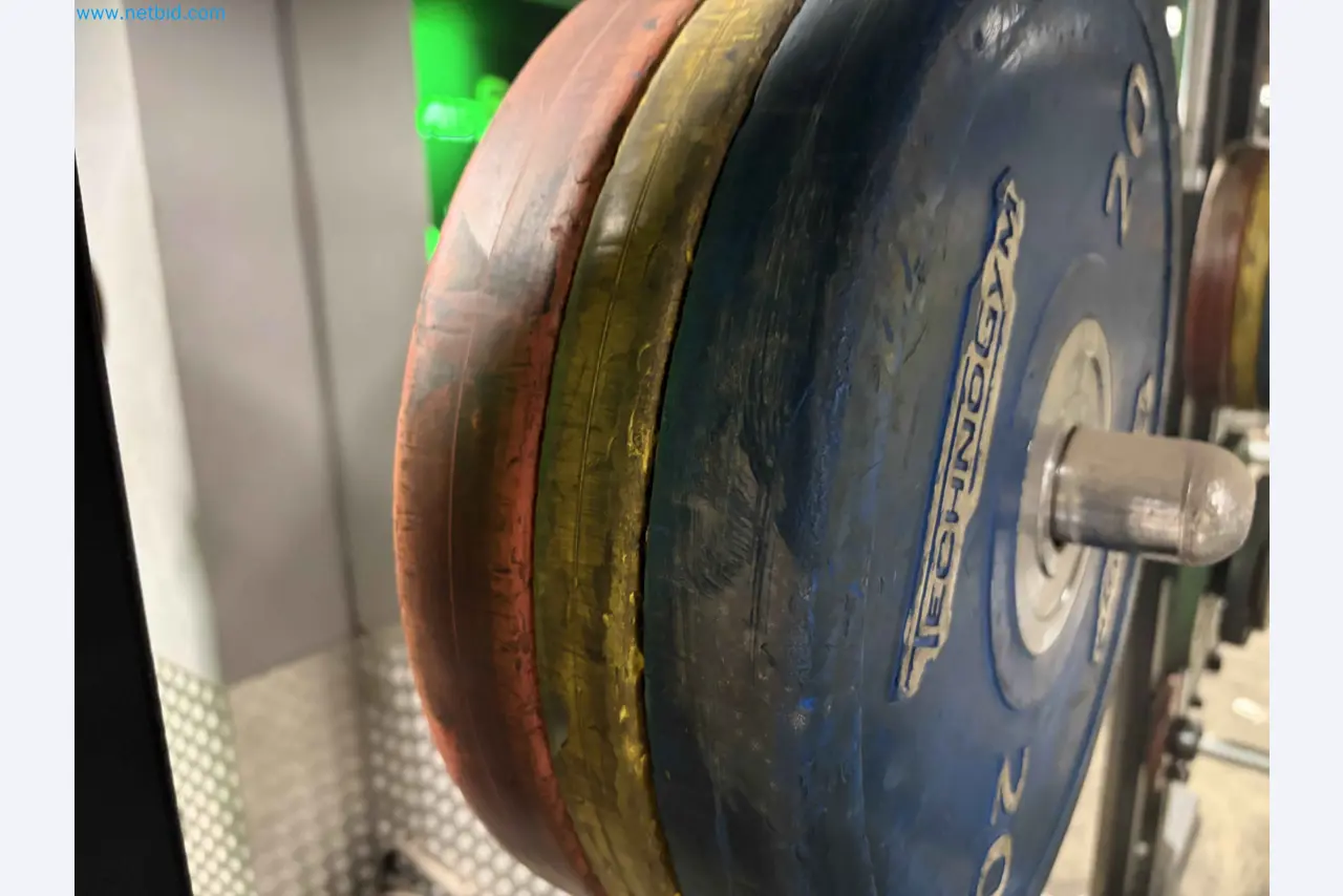 Subasta de Equipos de Gimnasio Technogym Usados – Máquinas Fitness Profesionales-17