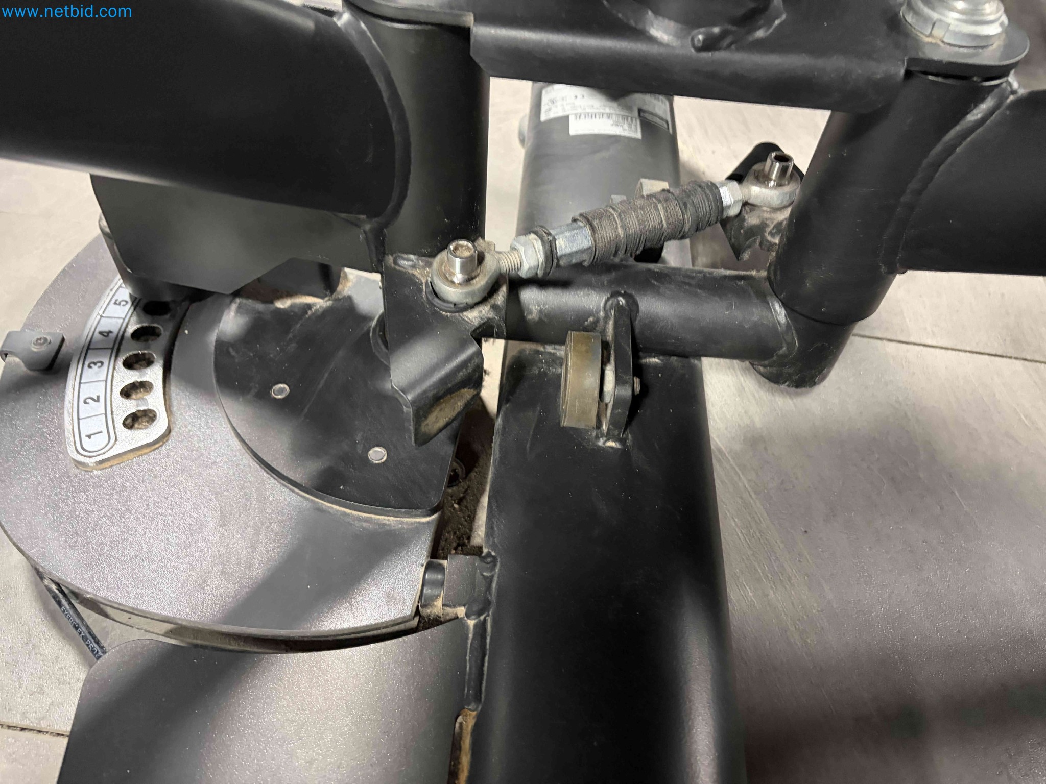 Auction of Used Technogym Gym Equipment – Professional Fitness Machines-8