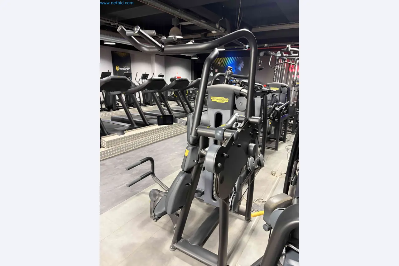 Auction of Used Technogym Gym Equipment – Professional Fitness Machines-10