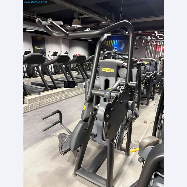 Auction of Used Technogym Gym Equipment – Professional Fitness Machines-10