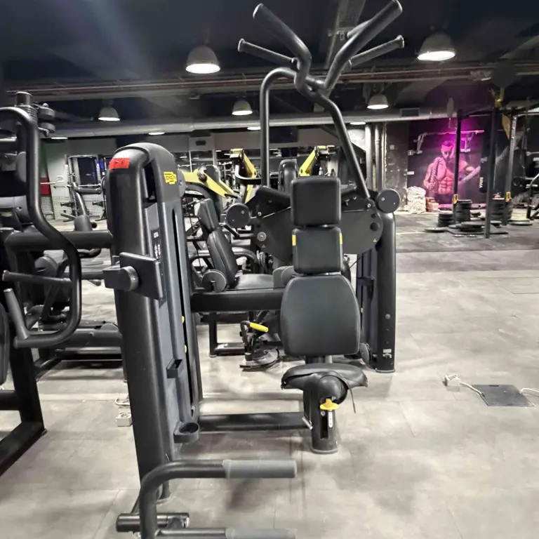 Vertical Traction TECHNOGYM UNITY MINI
