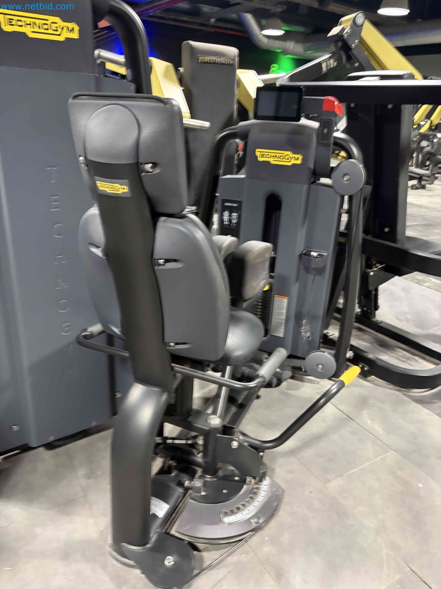 Auction of Used Technogym Gym Equipment – Professional Fitness Machines-8