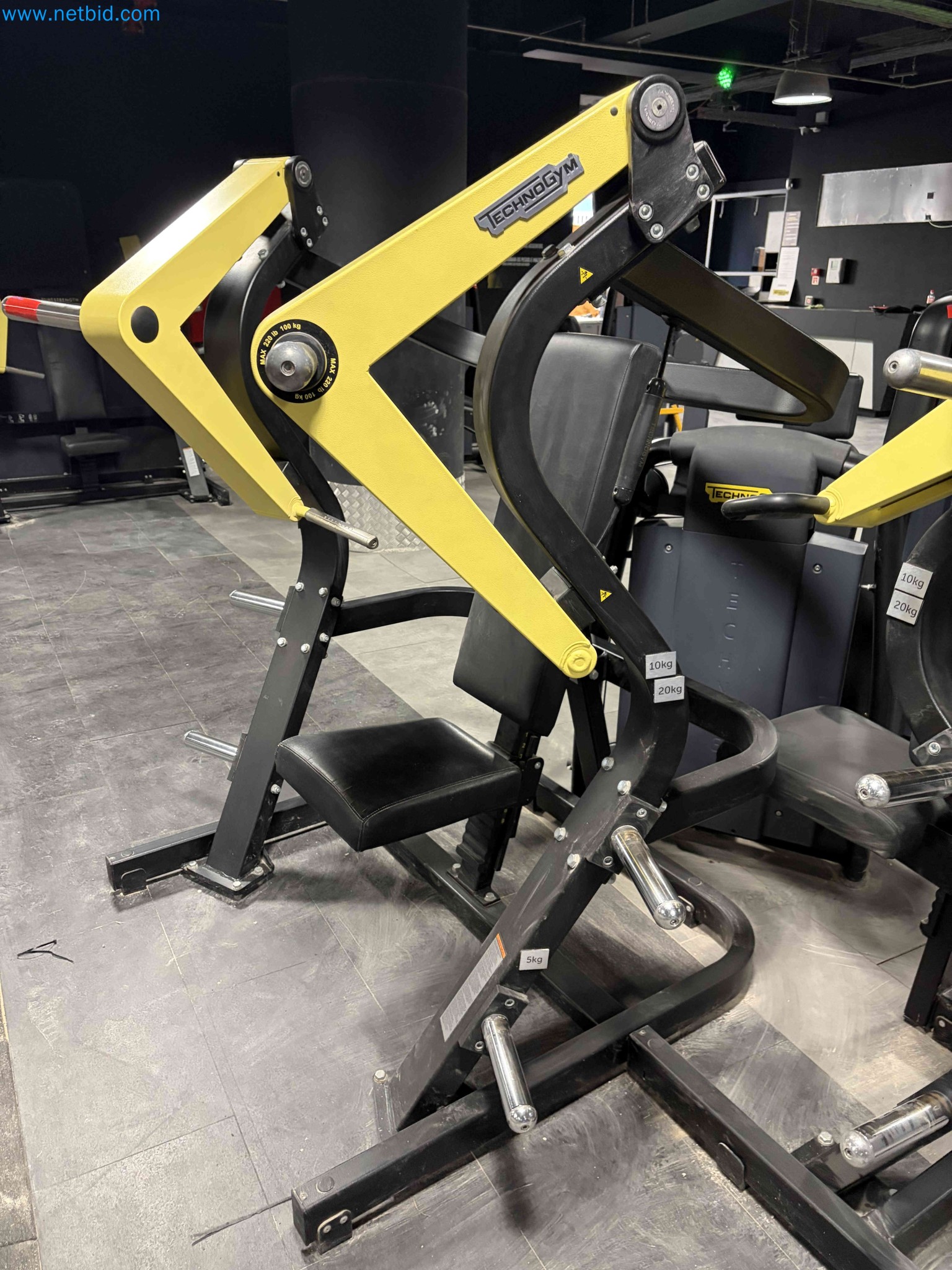 Auction of Used Technogym Gym Equipment – Professional Fitness Machines-9