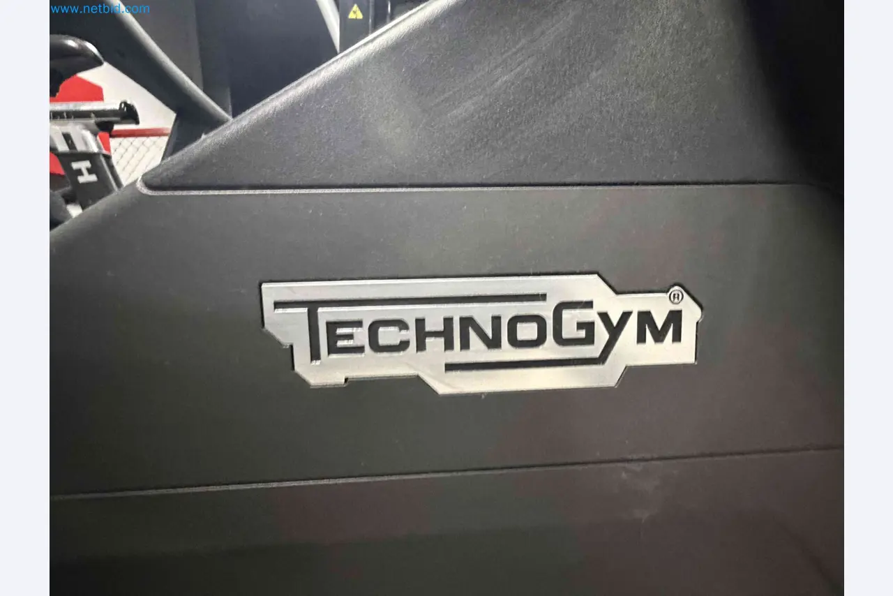 Aukcja używanego sprzętu fitness Technogym - Profesjonalny sprzęt fitness-10