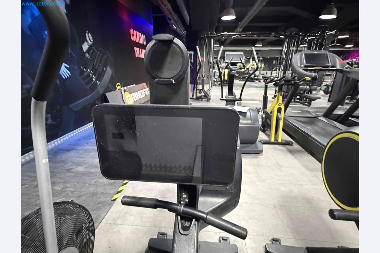Aukcja używanego sprzętu fitness Technogym - Profesjonalny sprzęt fitness-8