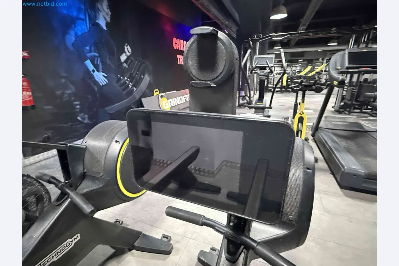 Aukcja używanego sprzętu fitness Technogym - Profesjonalny sprzęt fitness-12