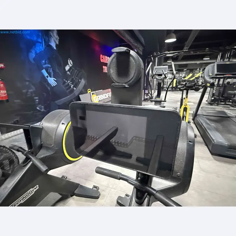 Aukcja używanego sprzętu fitness Technogym - Profesjonalny sprzęt fitness-12