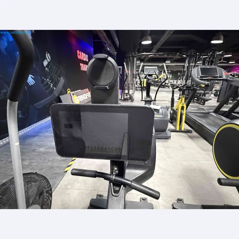 Aukcja używanego sprzętu fitness Technogym - Profesjonalny sprzęt fitness-8