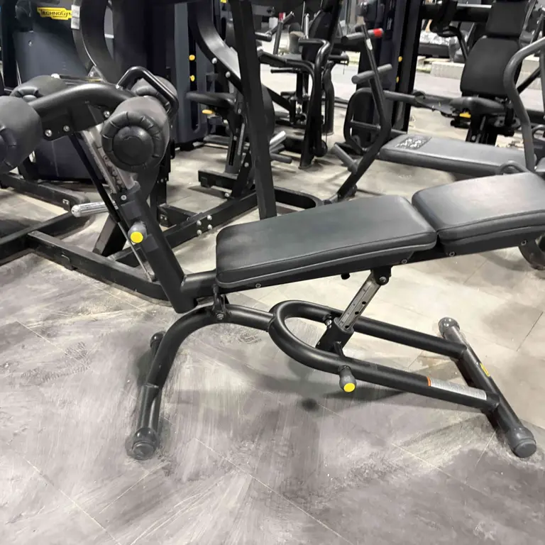 Crunch Bench TECHNOGYM Pure Strength