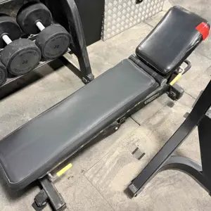 1 Posten Bench and Plates