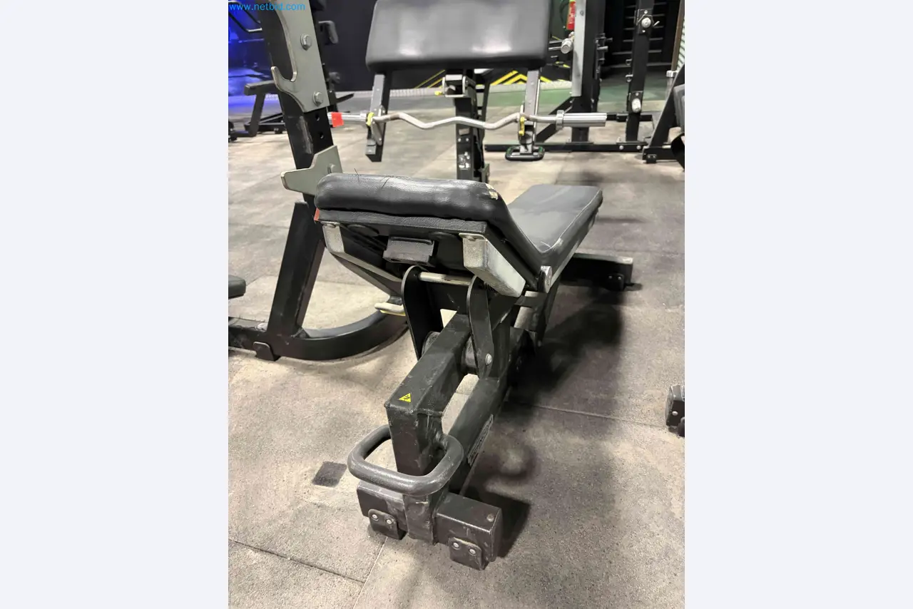 Leilão de Equipamentos de Ginásio Technogym Usados – Máquinas de Fitness Profissionais-4