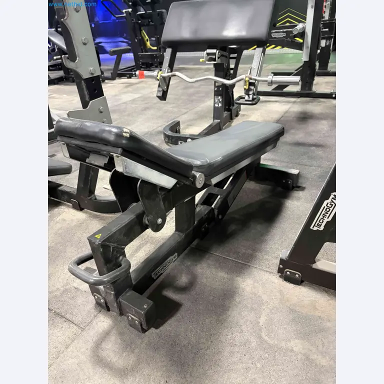 Leilão de Equipamentos de Ginásio Technogym Usados – Máquinas de Fitness Profissionais-5