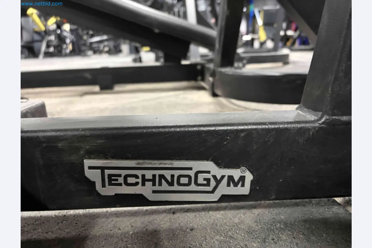Leilão de Equipamentos de Ginásio Technogym Usados – Máquinas de Fitness Profissionais-6