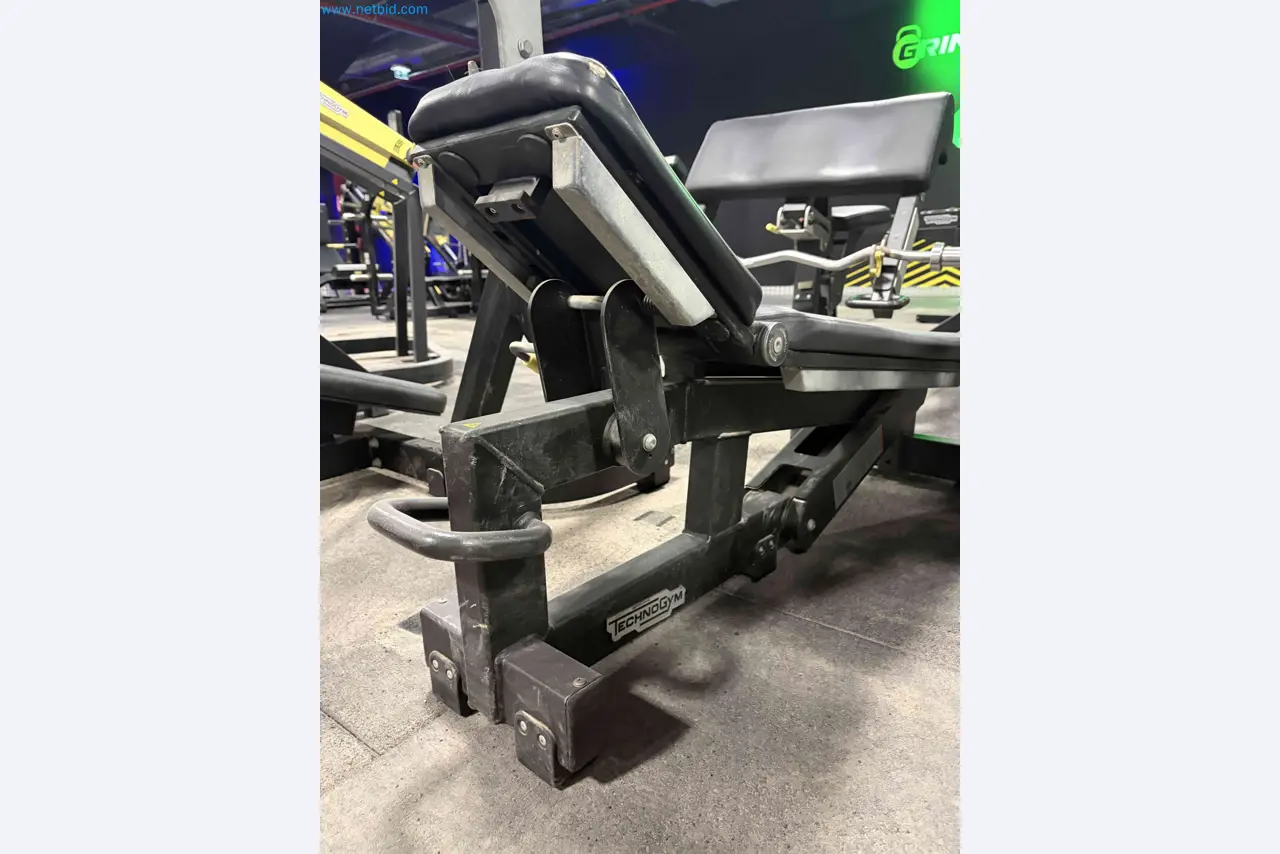Leilão de Equipamentos de Ginásio Technogym Usados – Máquinas de Fitness Profissionais-7