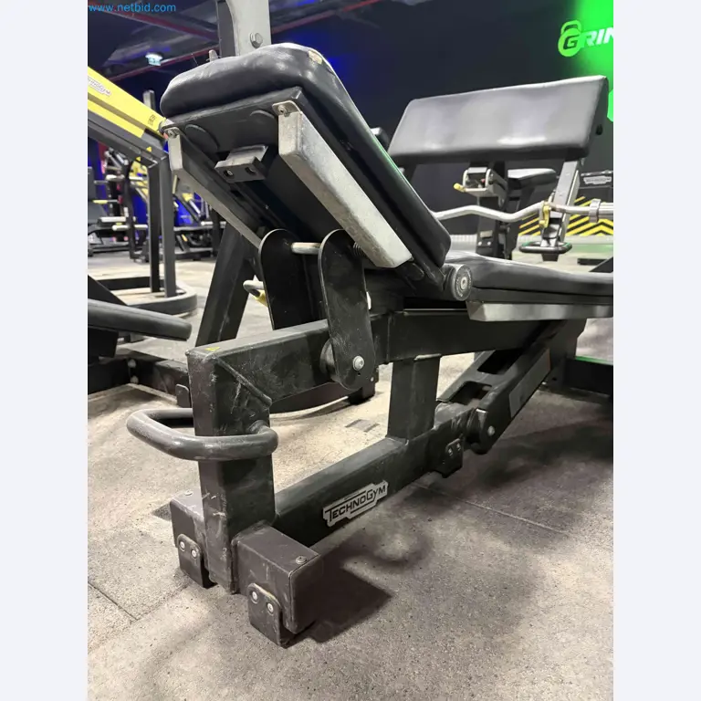 Leilão de Equipamentos de Ginásio Technogym Usados – Máquinas de Fitness Profissionais-7