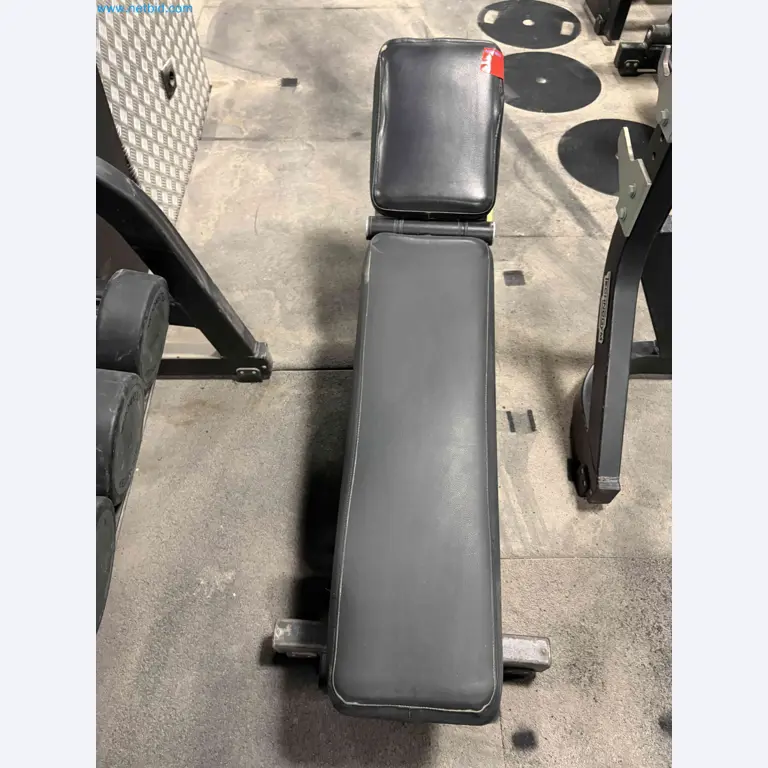Leilão de Equipamentos de Ginásio Technogym Usados – Máquinas de Fitness Profissionais-8
