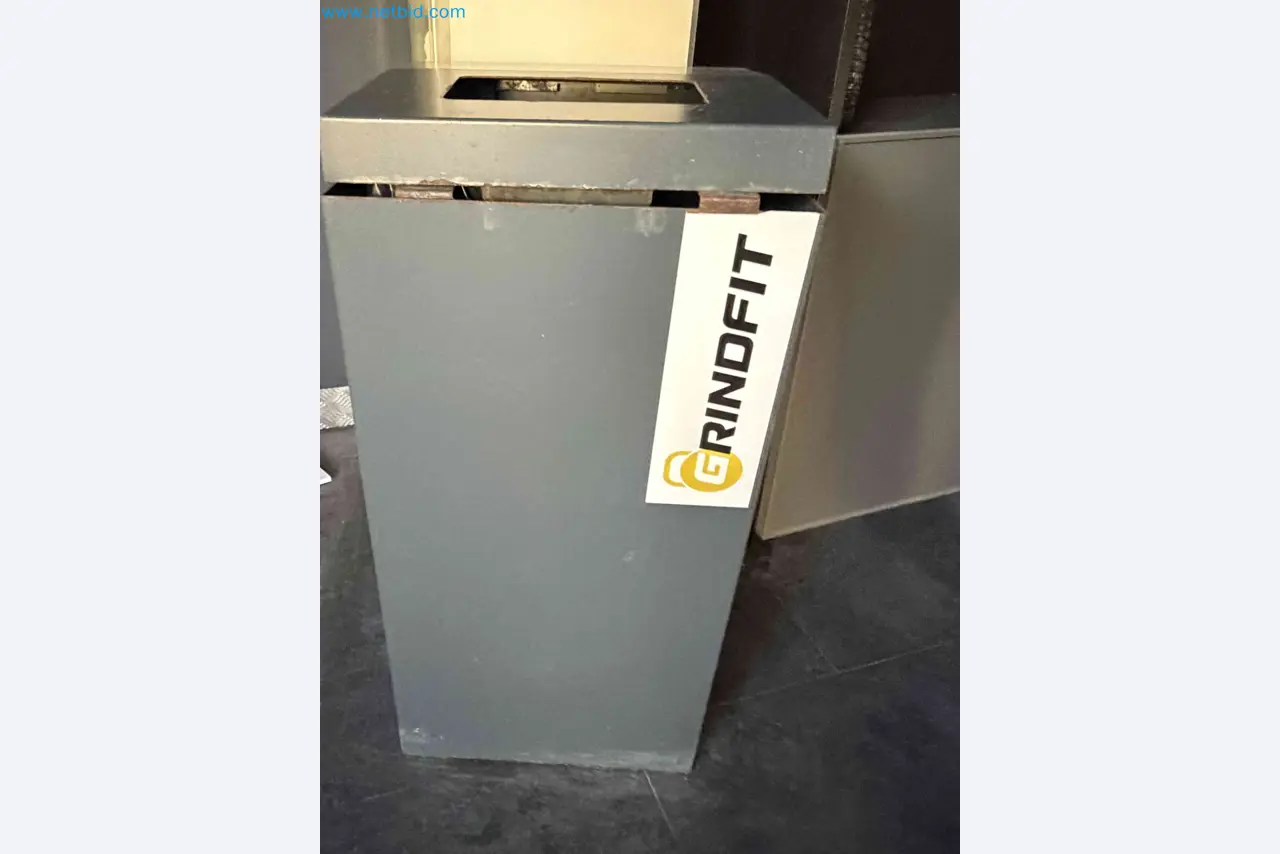 Vente aux enchères de matériel de fitness Technogym d'occasion - Appareils de fitness professionnels-32