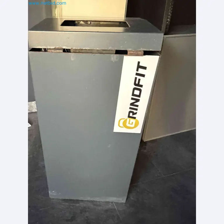 Vente aux enchères de matériel de fitness Technogym d'occasion - Appareils de fitness professionnels-32