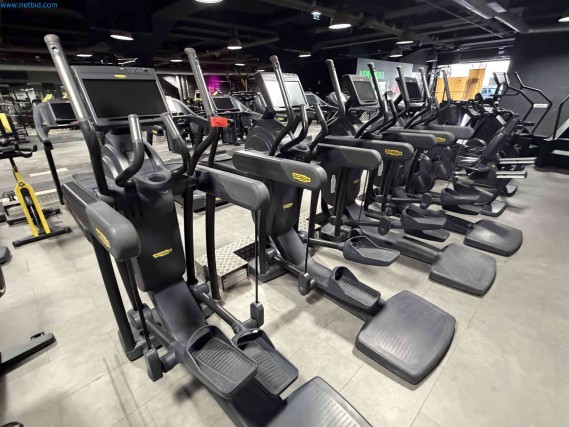 Subasta de Equipos de Gimnasio Technogym Usados – Máquinas Fitness Profesionales-2