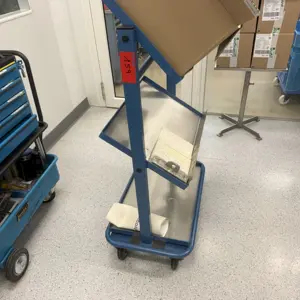 2 Etagentransportwagen/Ablagewagen