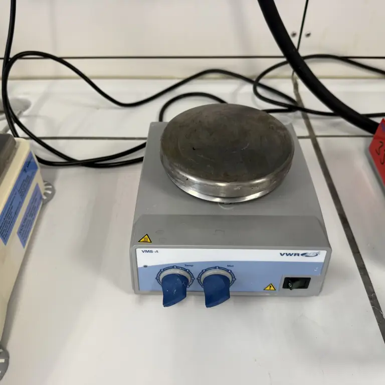 3 Magnetrühr- und Temperiergeräte VWR VMS-AS040