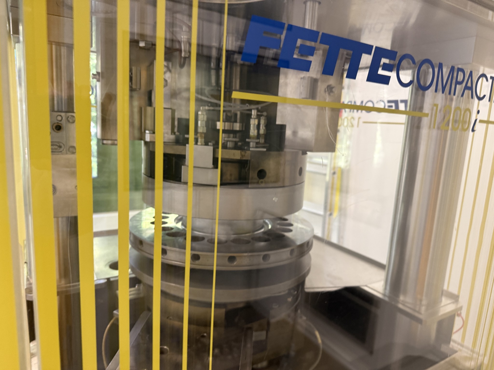 Pharma-Produktionsanlagen & Laborequipment – Steiner Arzneimittel Berlin-4
