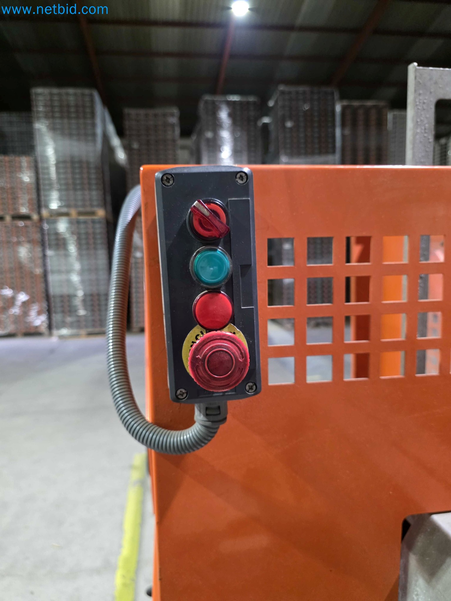 Factory Closure Auction – Used Packaging Machinery for Fresh Produce (MDF / Wood Fiber) Packaging Production Line-13