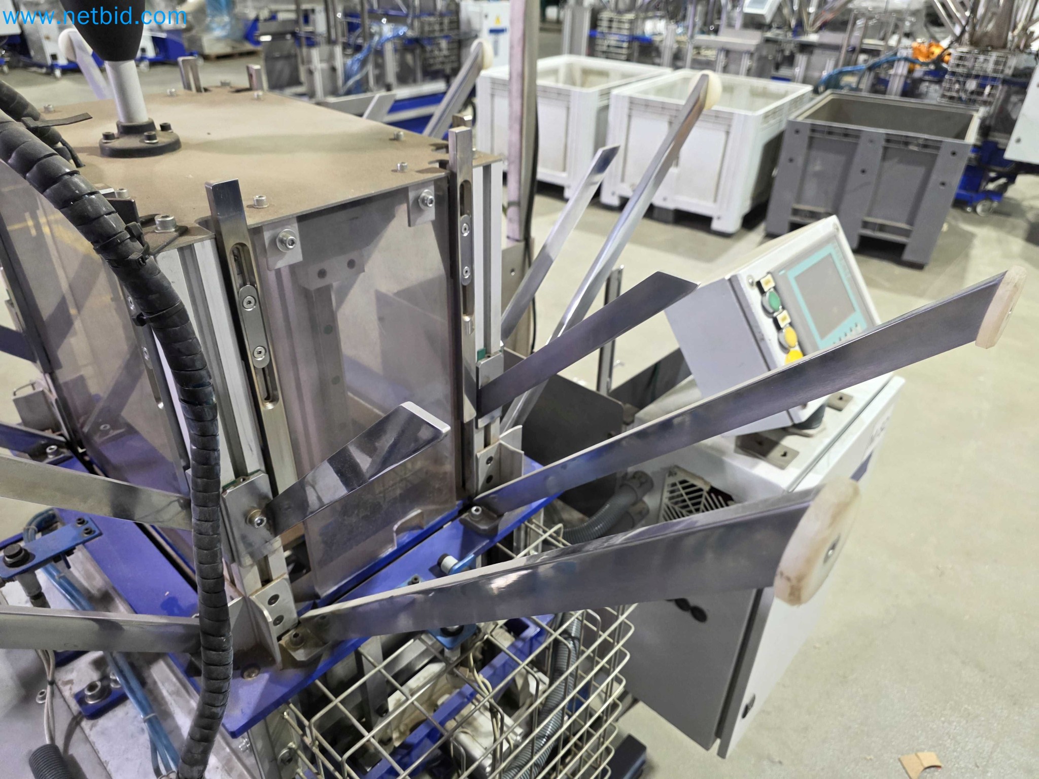 Likvidace podniku - Použité balicí stroje na balení ovoce a zeleniny (výrobní linka MDF)-10